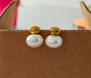 PEARL/GOLD STUD EARRINGS
