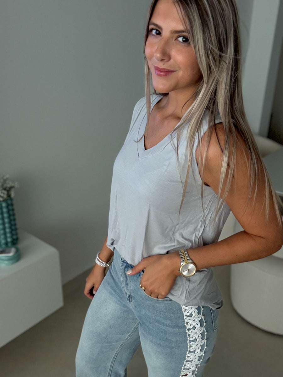 V-NECK SOFT TANK TOPS