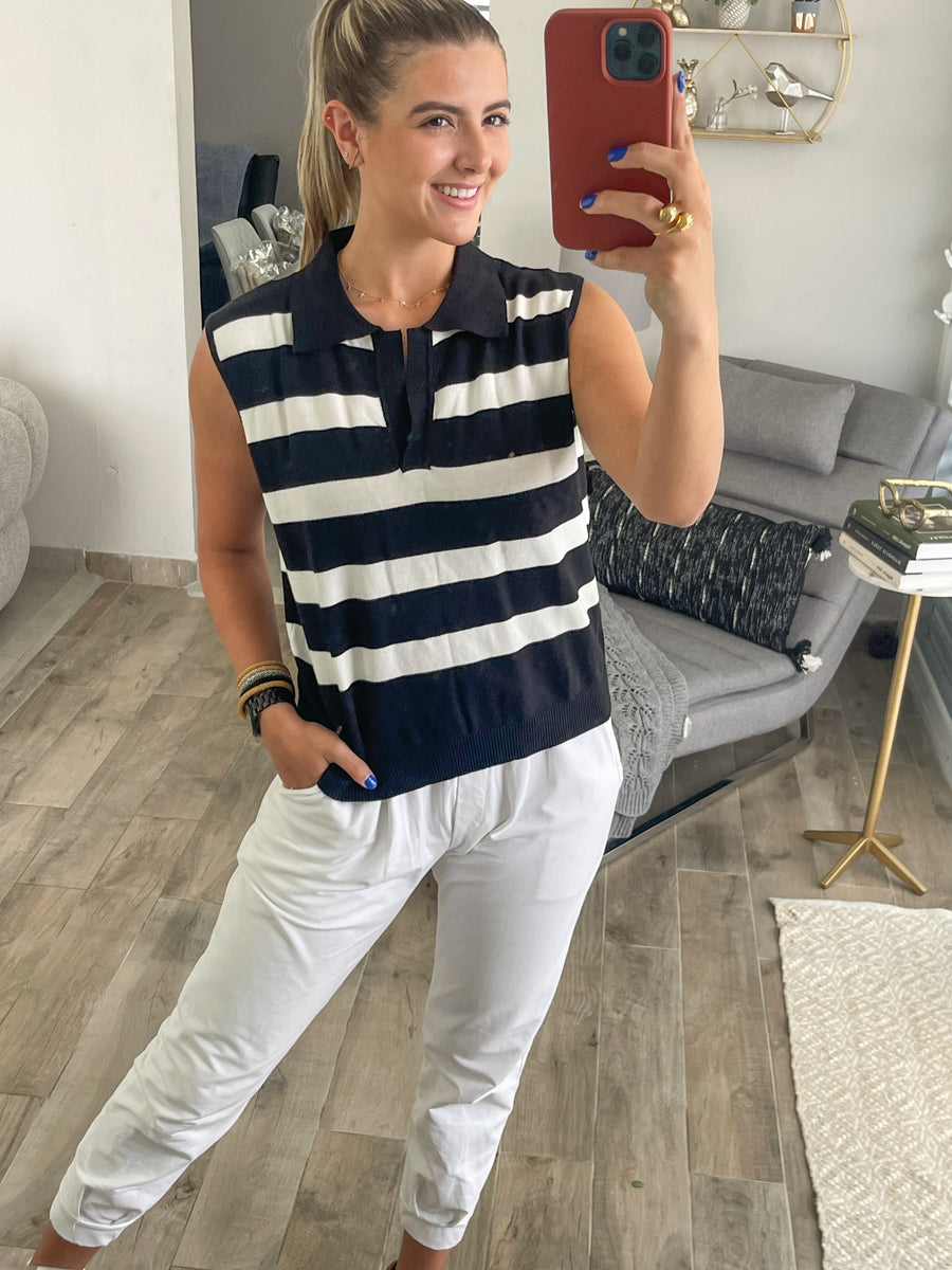 BLACK/WHITE STRIPED SLEEVELESS SWEATER TOP