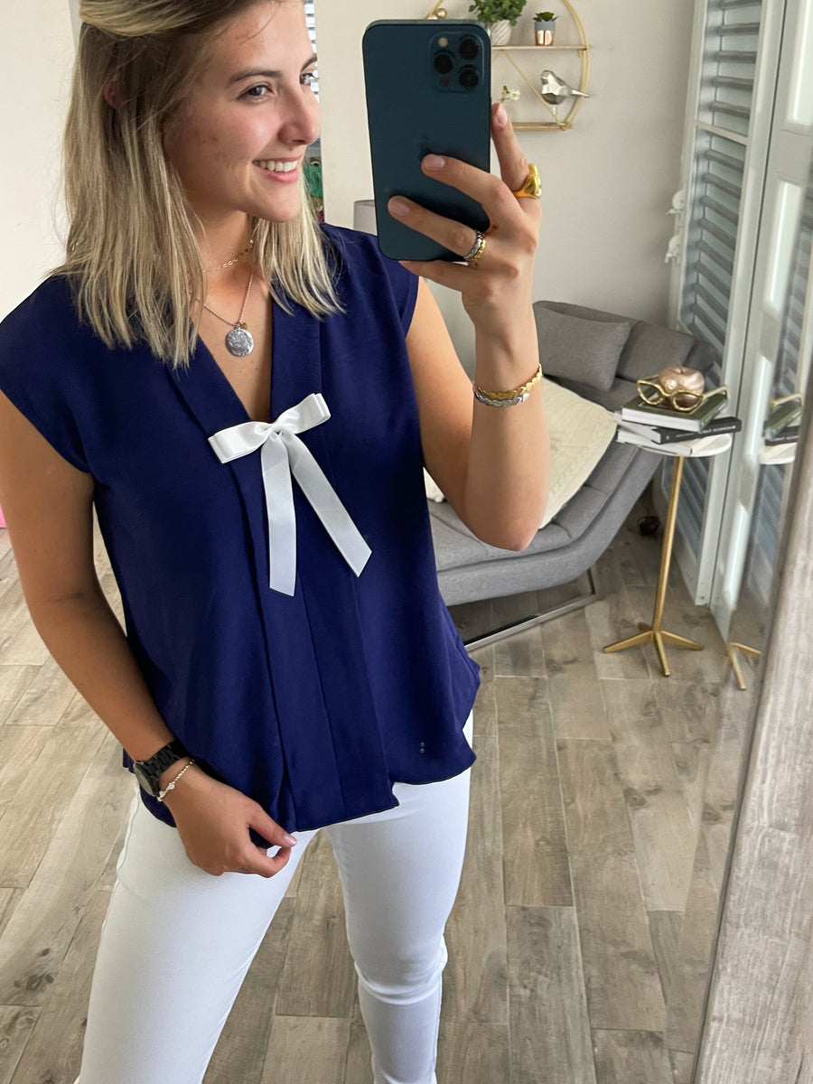 NAVY BLUE FRONT PLEATED LINE BLOUSE