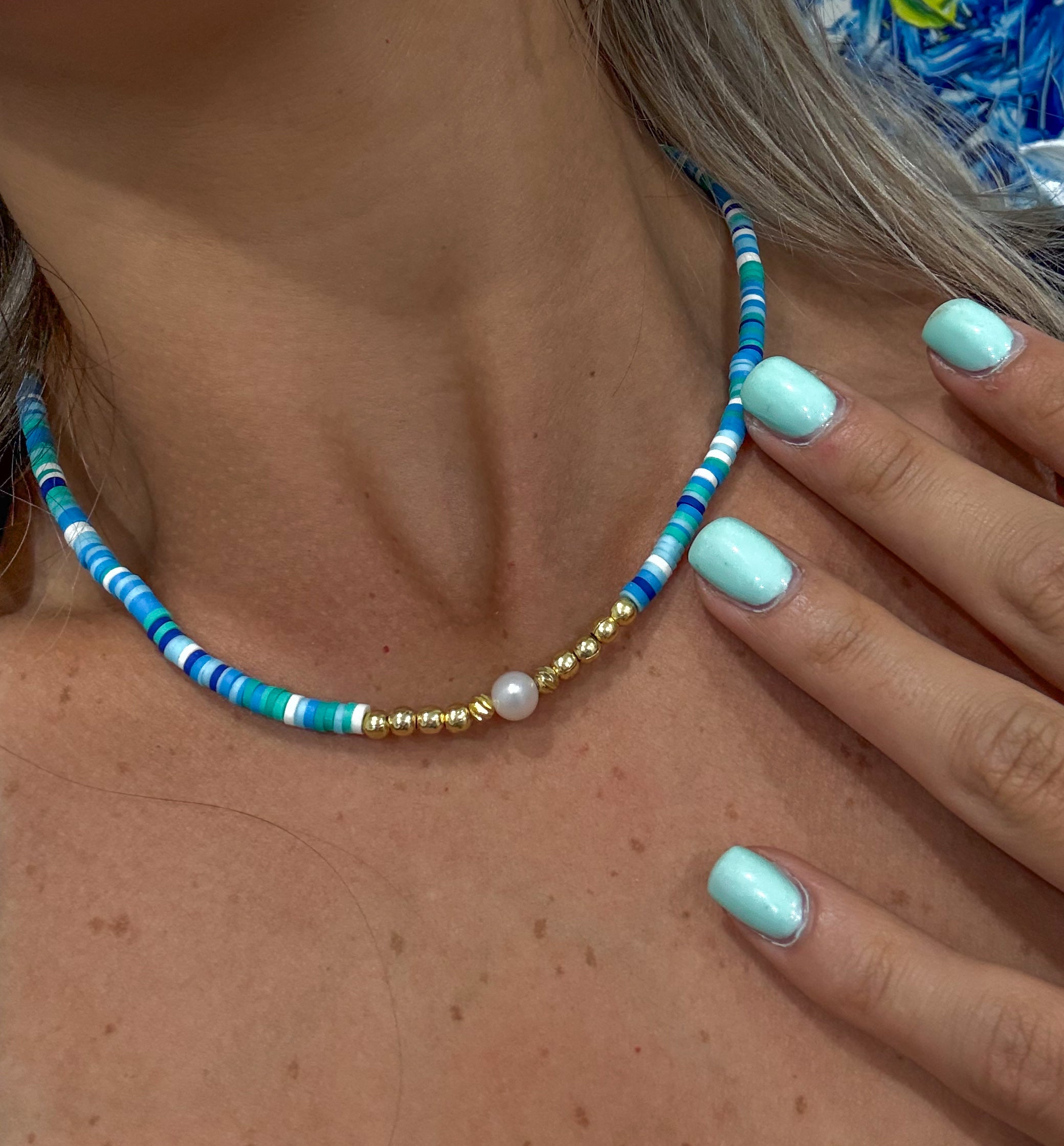 BLUE SHADES SUMMER NECKLACE