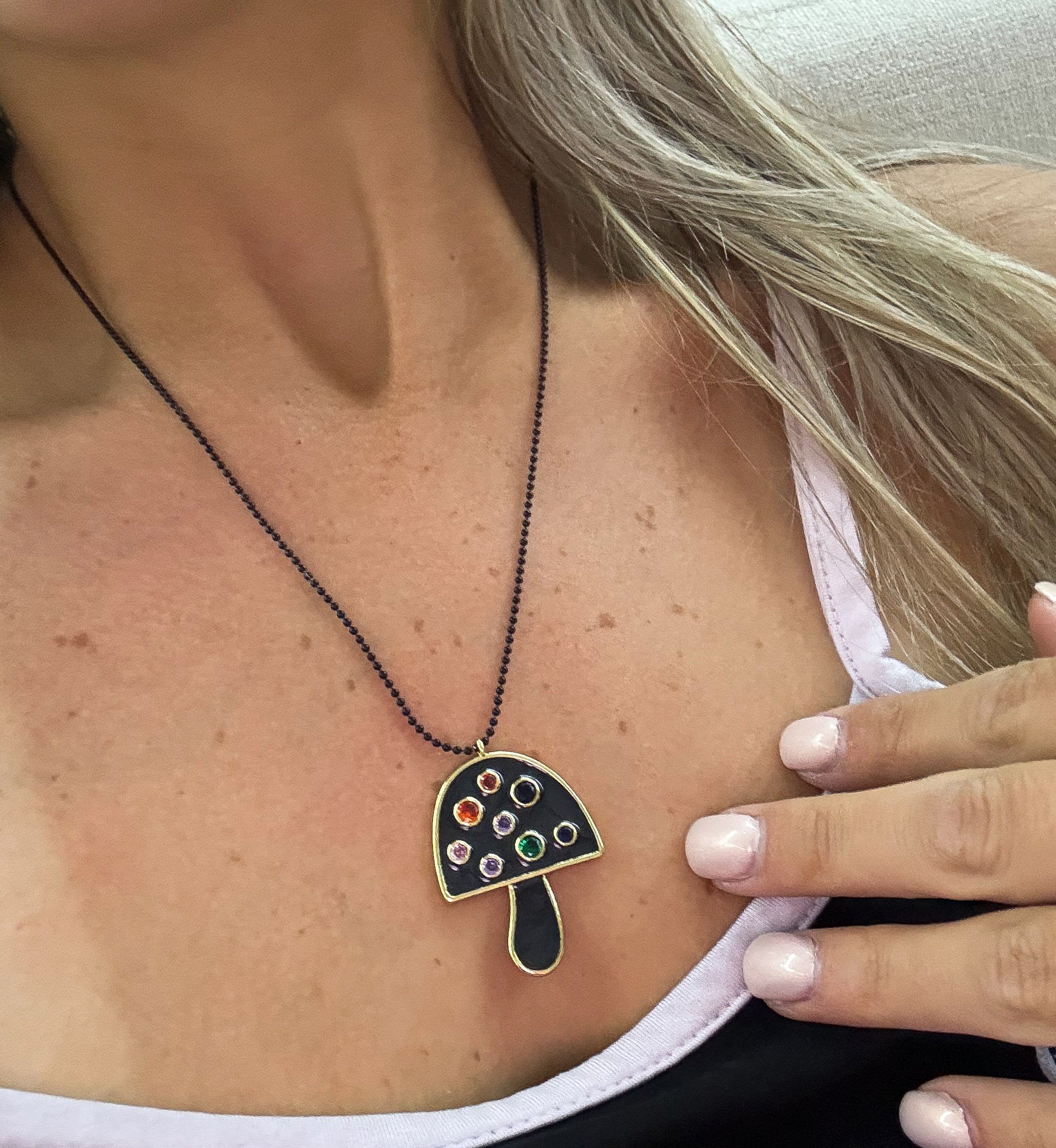 BLACK MULTICOLOR MUSHROOM NECKLACE