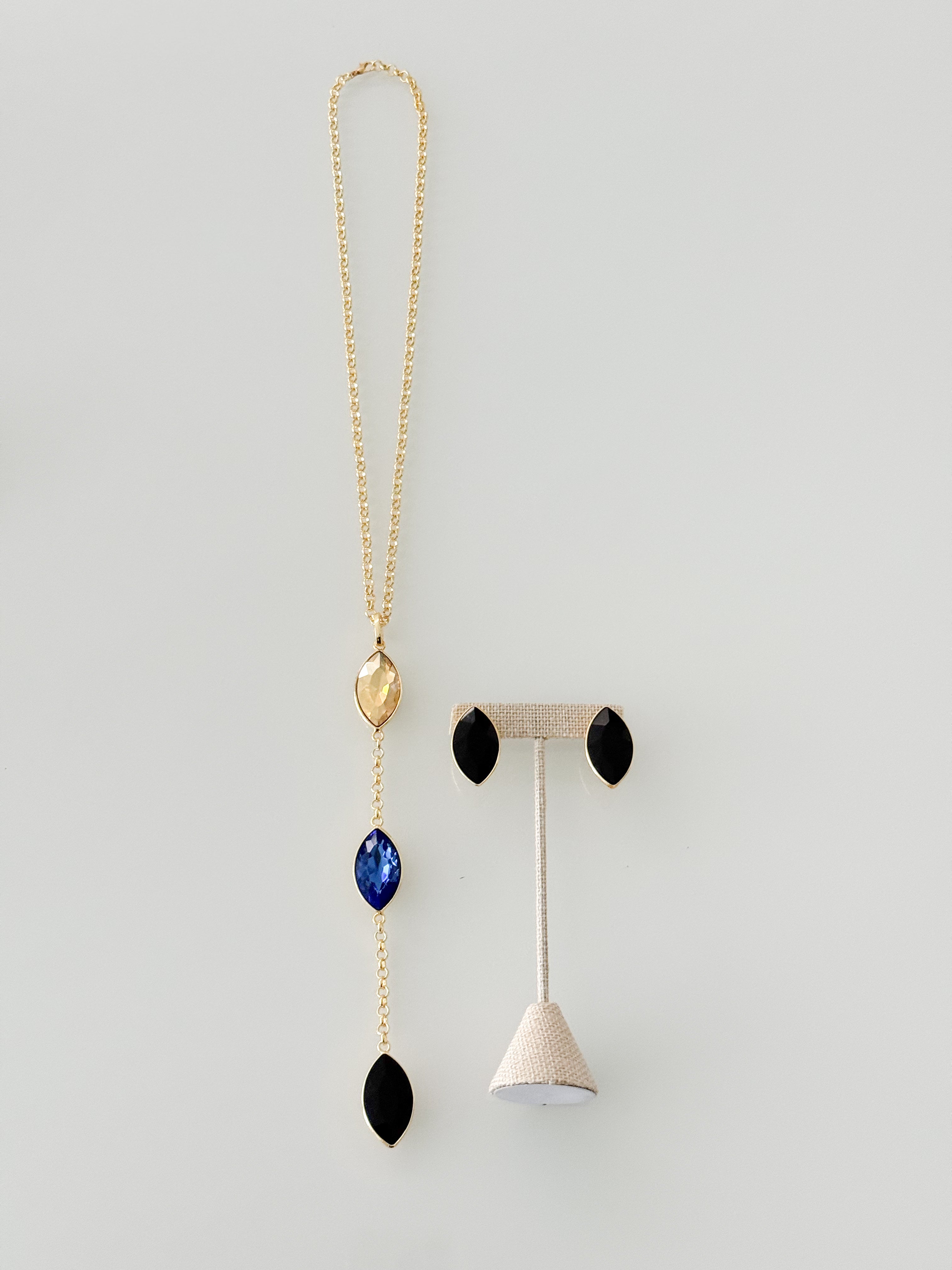 LONG GEM NECKLACE SET IN BLUE/BLACK