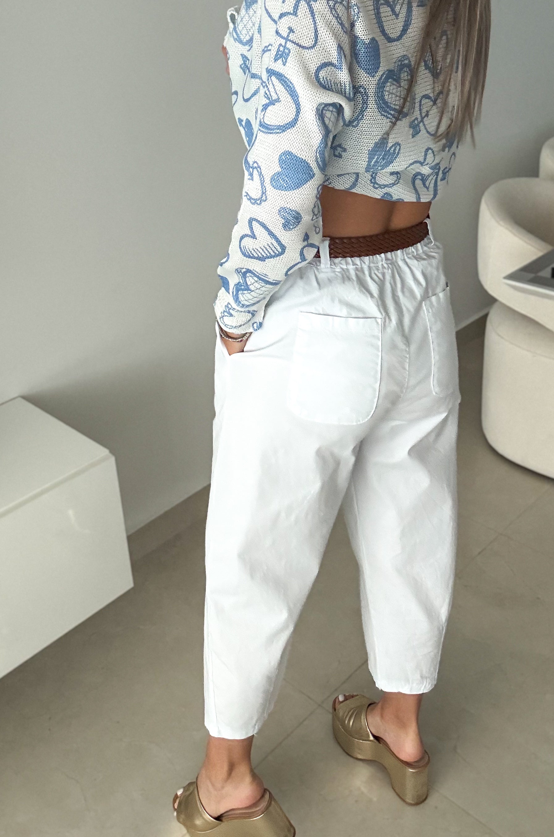 BELTED WHITE BARREL JEANS