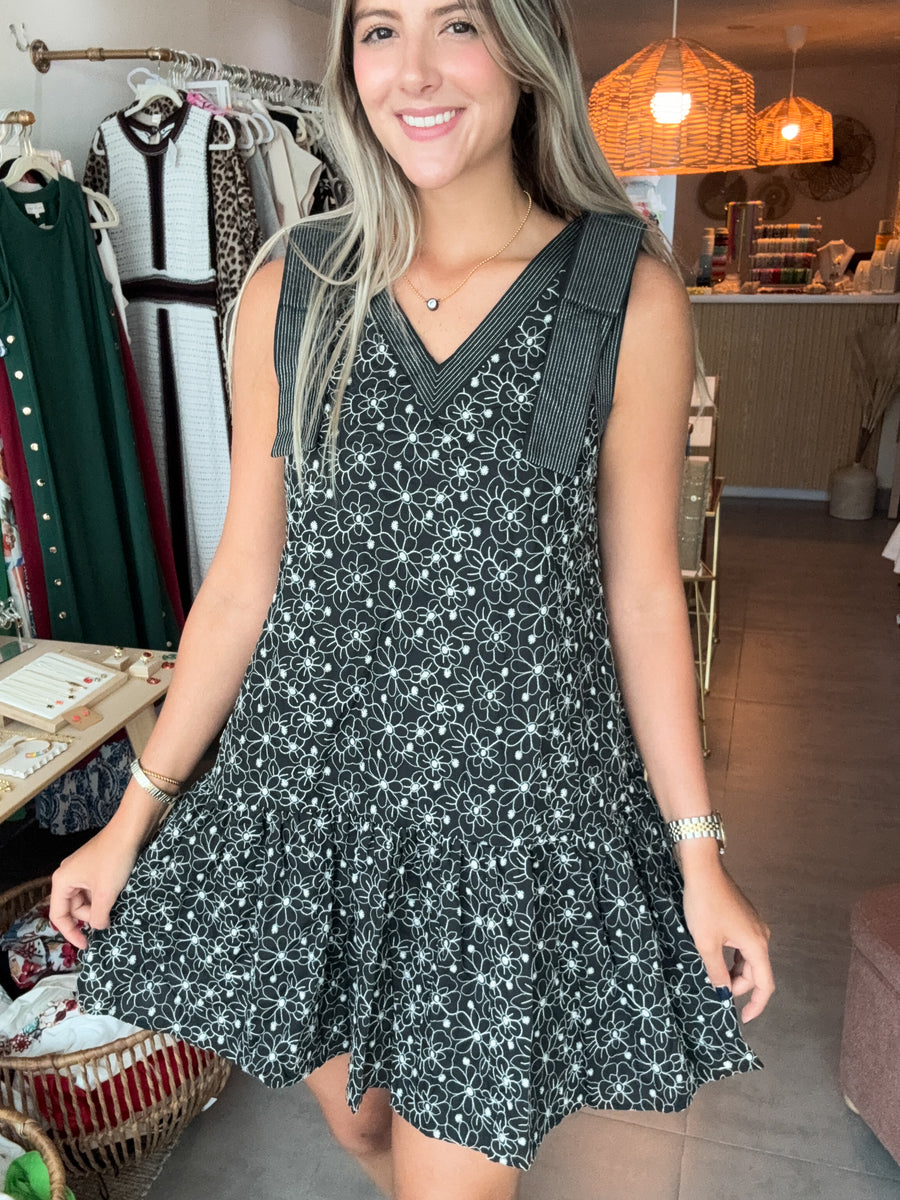 BLACK EMBROIDED FLORAL DRESS