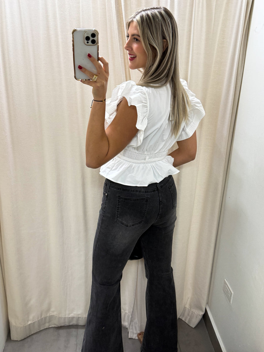 IVORY RUFFLE SLEEVES BLOUSE