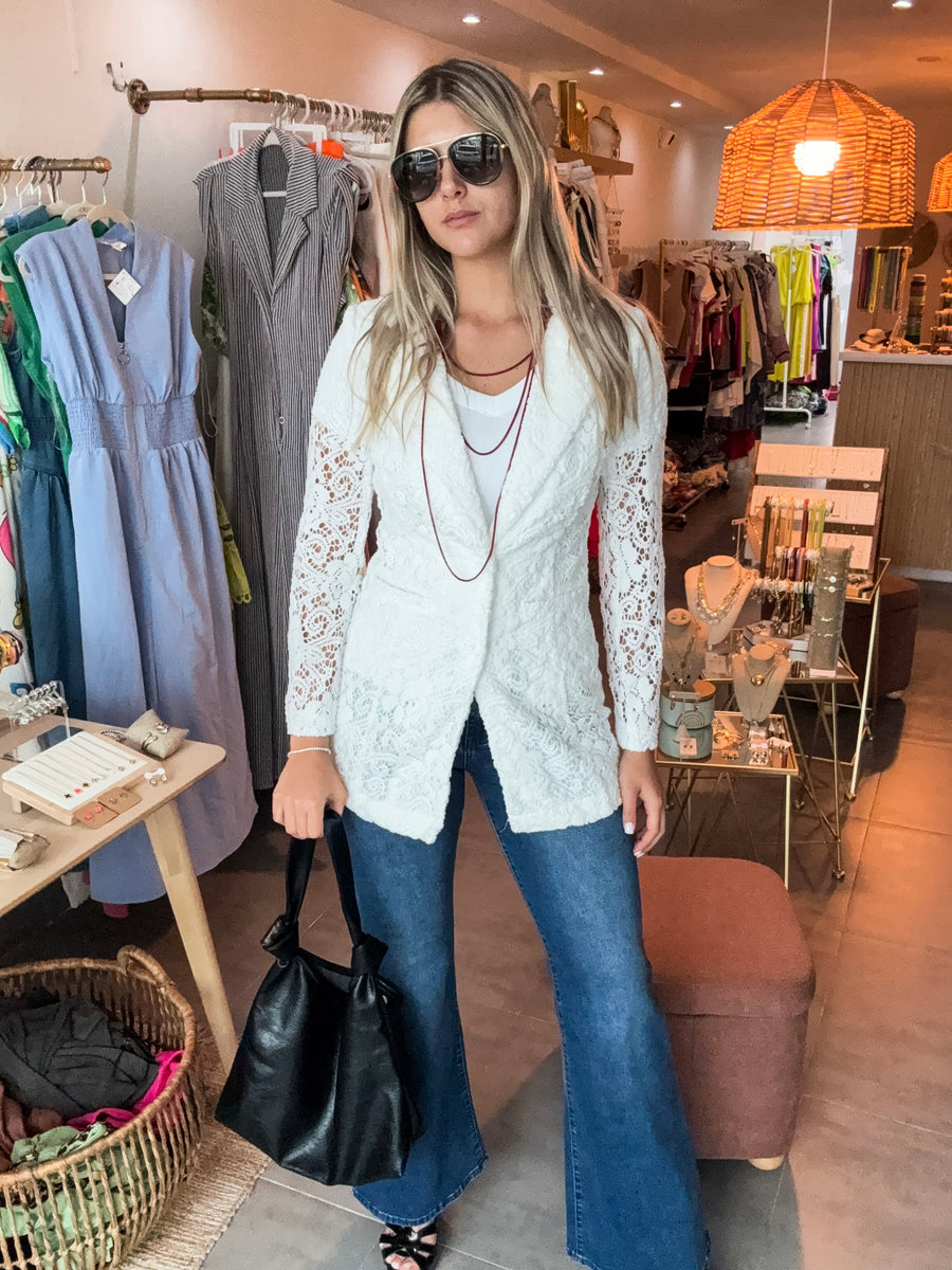 WHITE LACE BLAZER