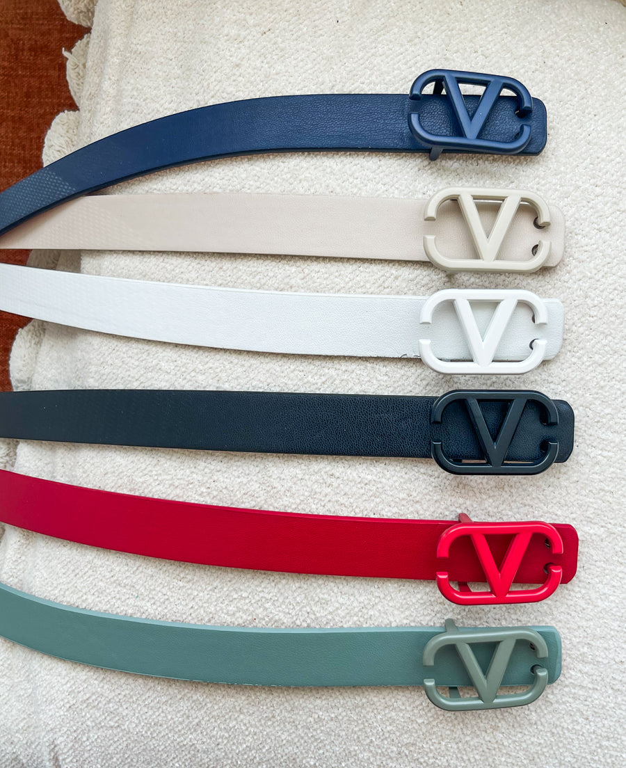 EXTRA THIN V-BUCKLE BELT