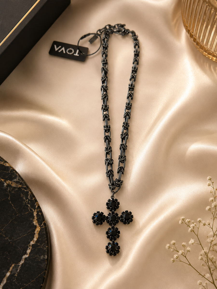 MADONNA NECKLACE IN BLACK BLACK