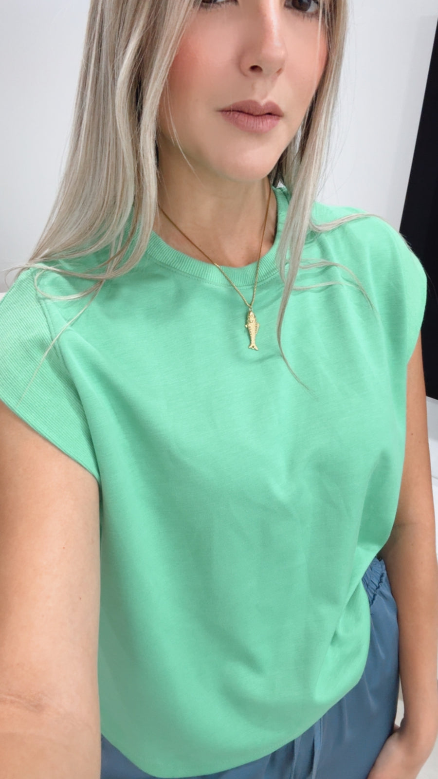 KELLY GREEN BASIC TEE