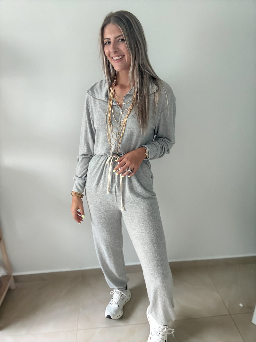 GRAY TRAVEL JUMPSUIT
