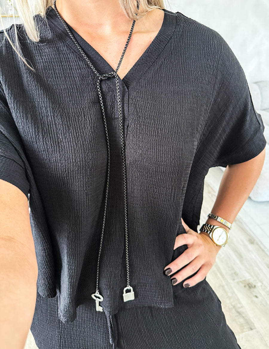 BLACK/SILVER LOCK & KEY LONG NECKLACE