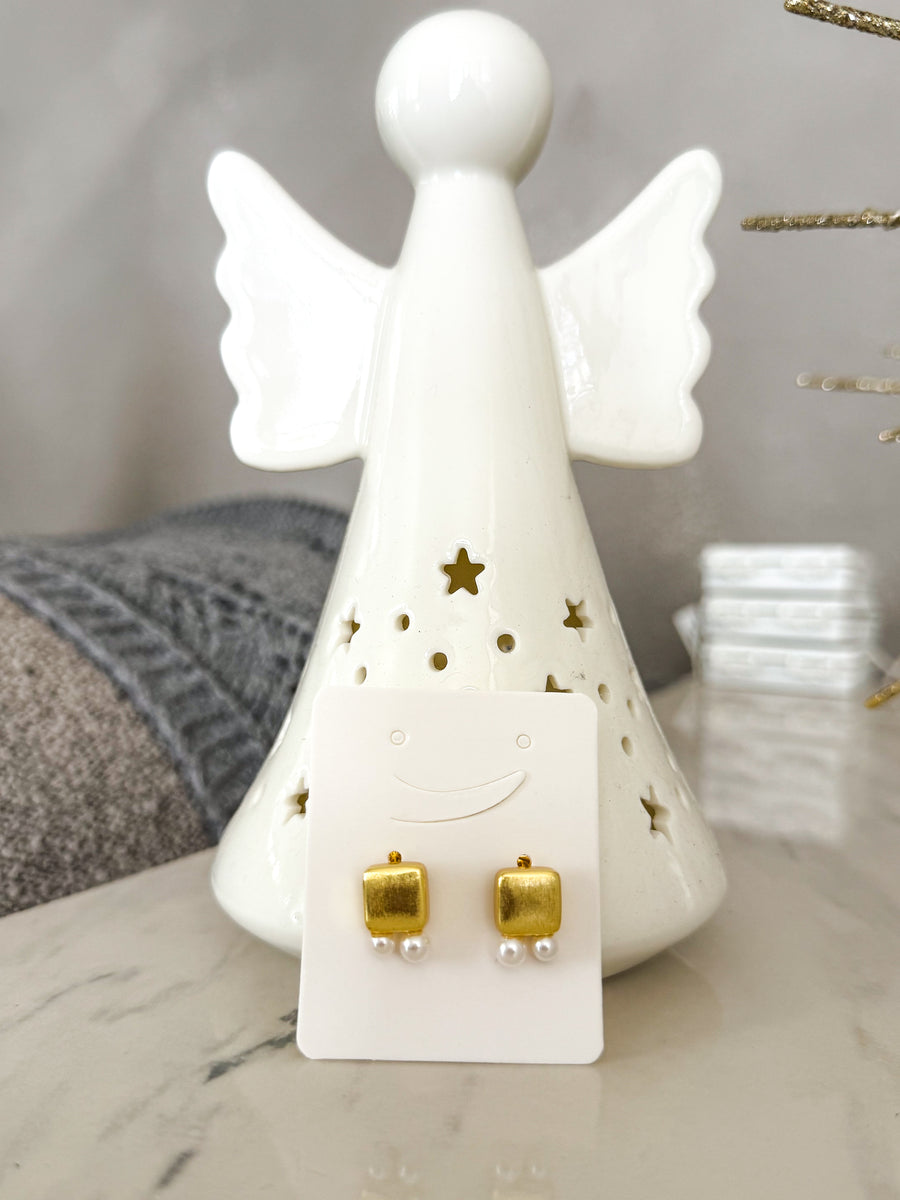 SQUARE PEARL DETAIL EAR STUD EARRINGS