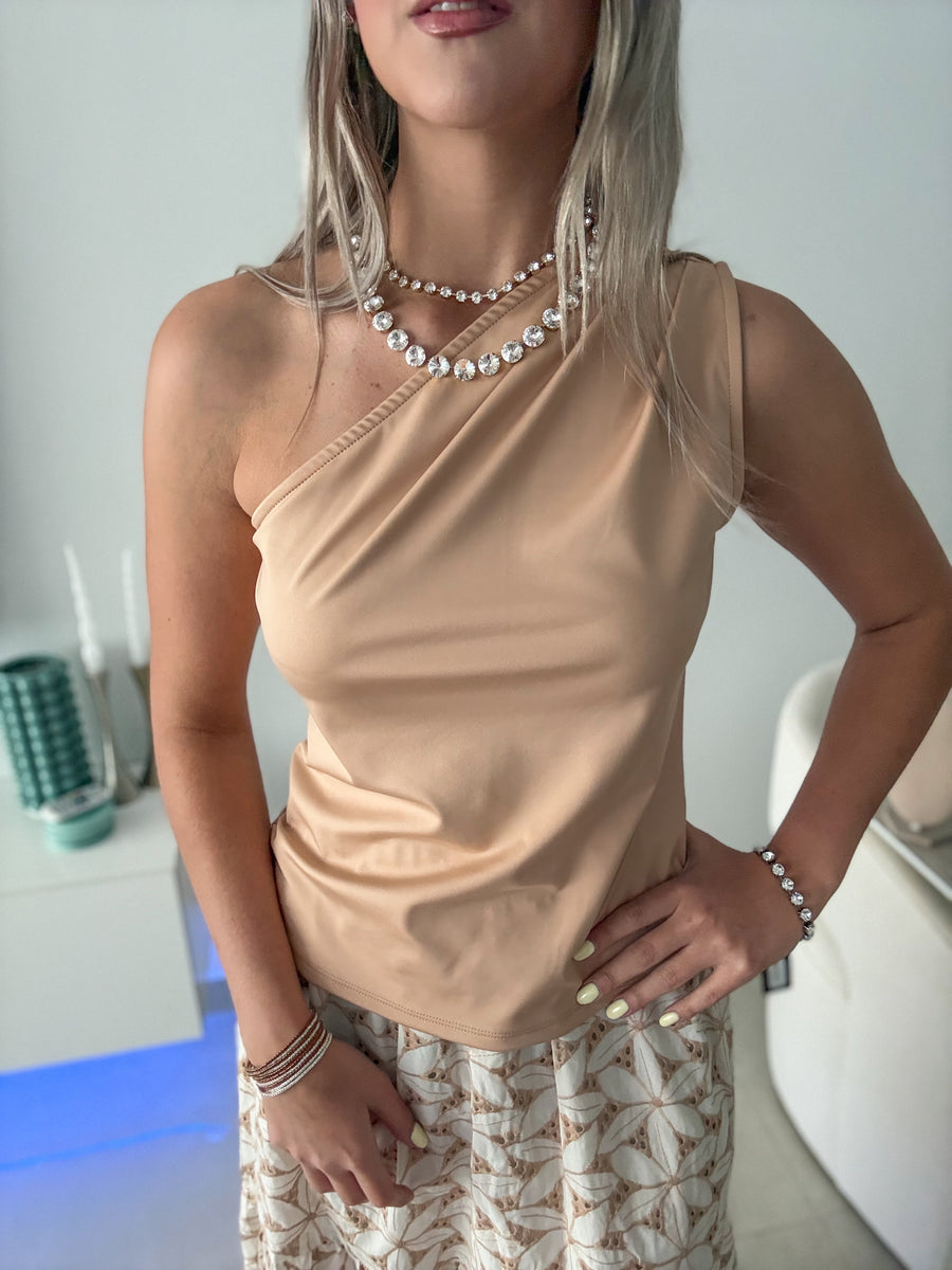 ONE SHOULDER TOPS