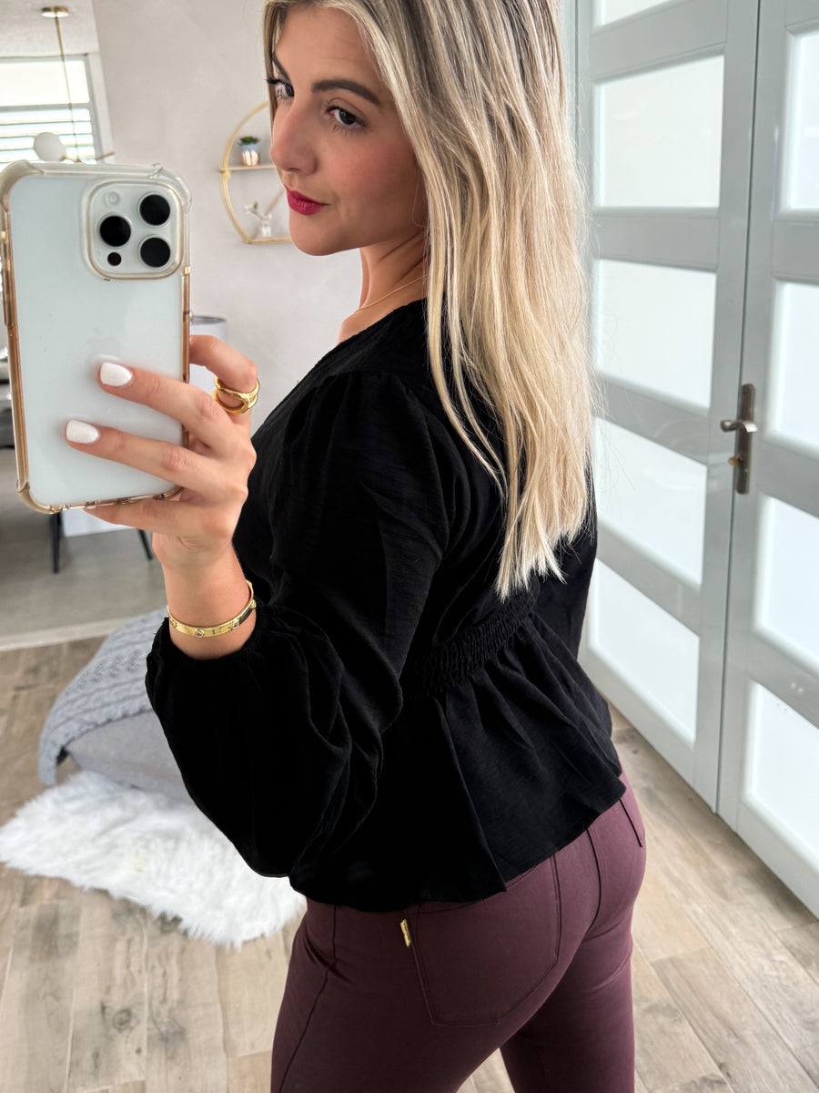 BLACK ROSETTE V-NECK BLOUSE