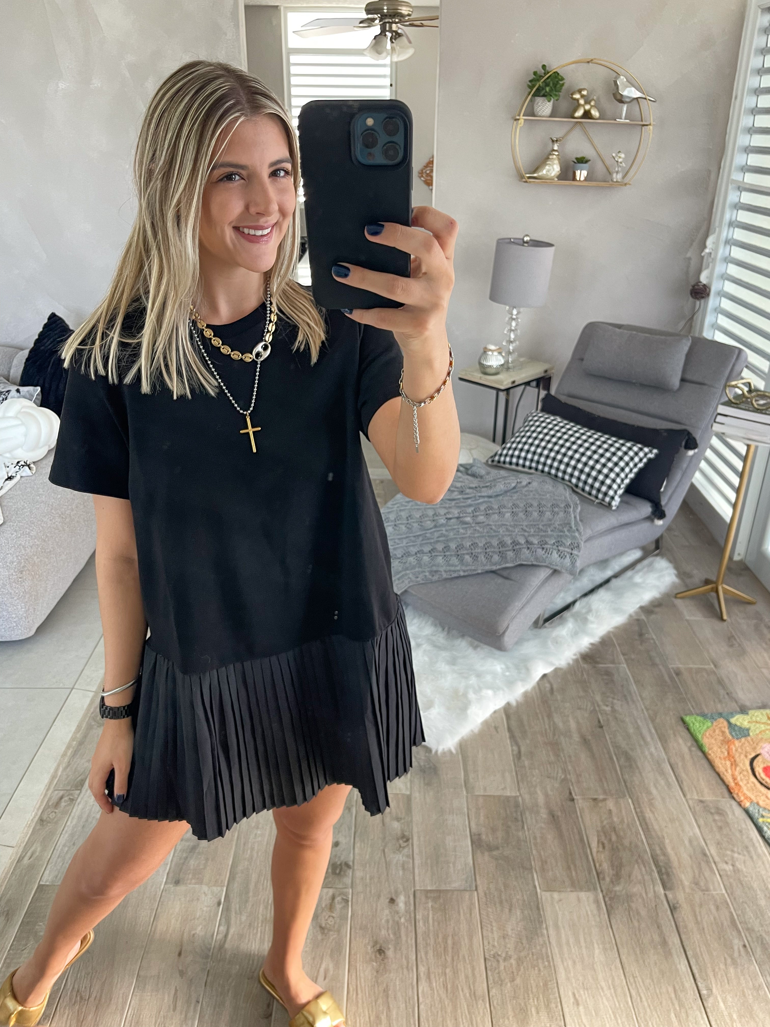 BLACK CONTRAST PLEATED TSHIRT DRESS