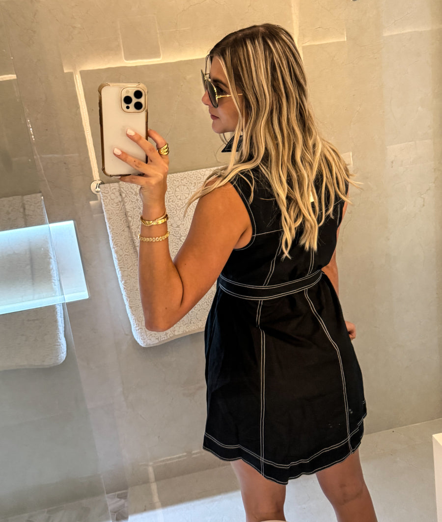 BLACK STITCHING SLEVEELESS DRESS