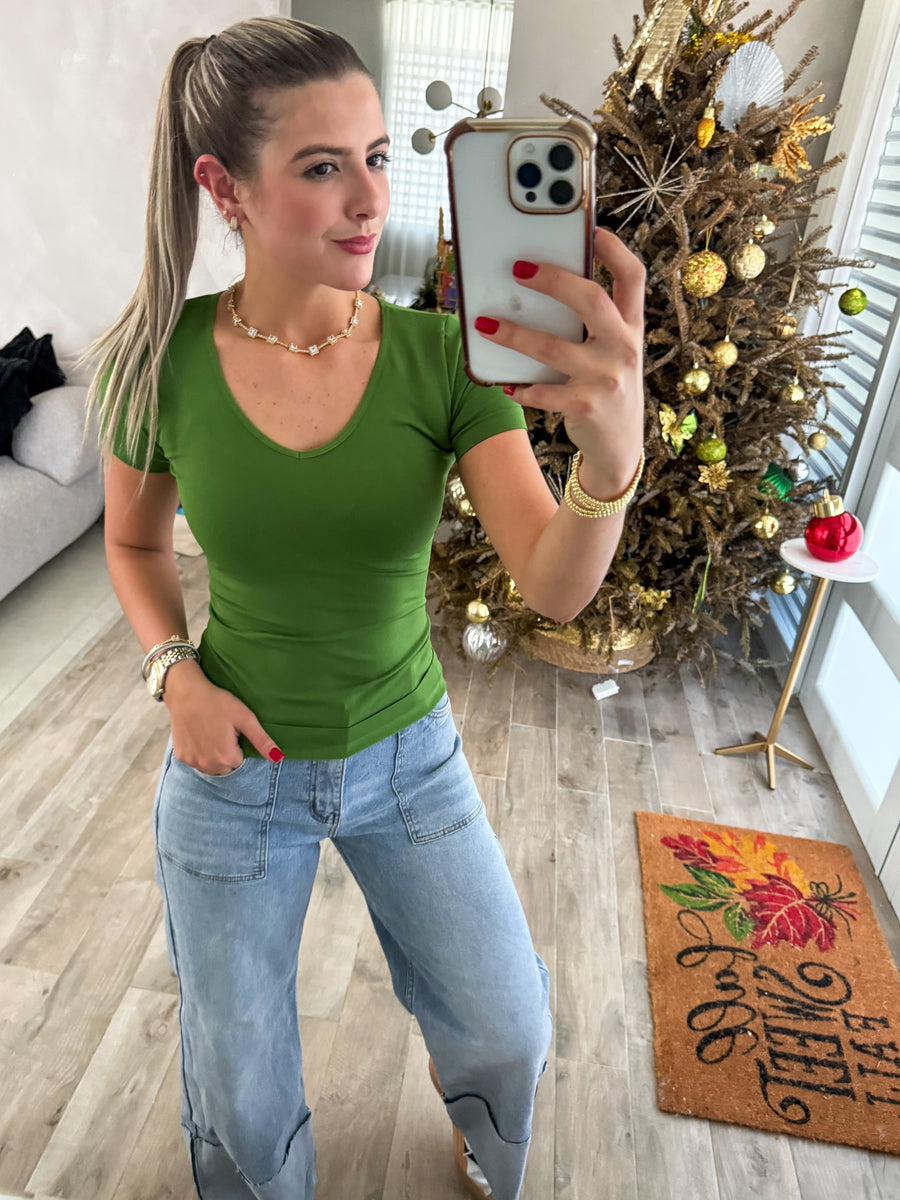 SHORT SLEEVES V-NECK BASIC TOP