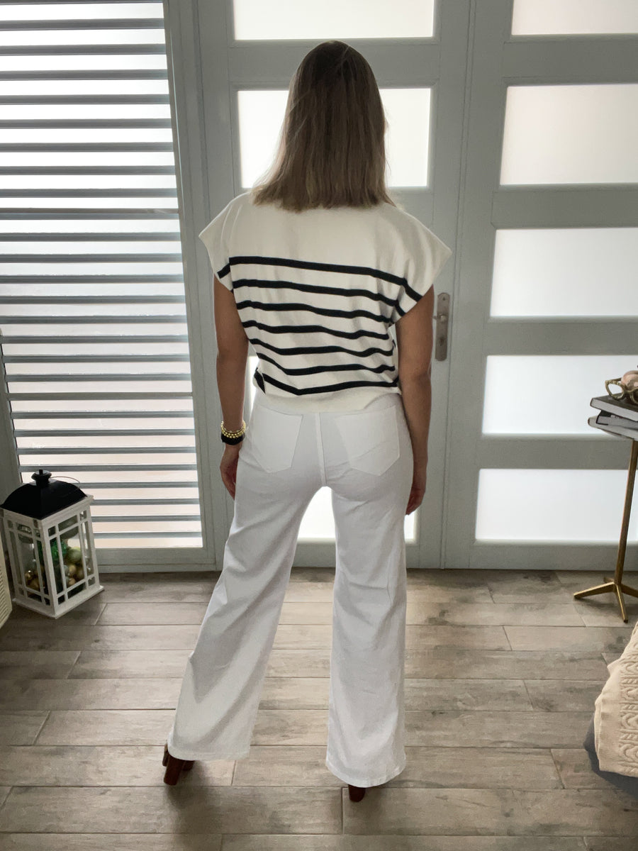 WHITE SLIT FLARE JEAN