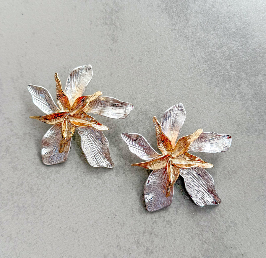 TWO TONE FLOWER EARRINGS