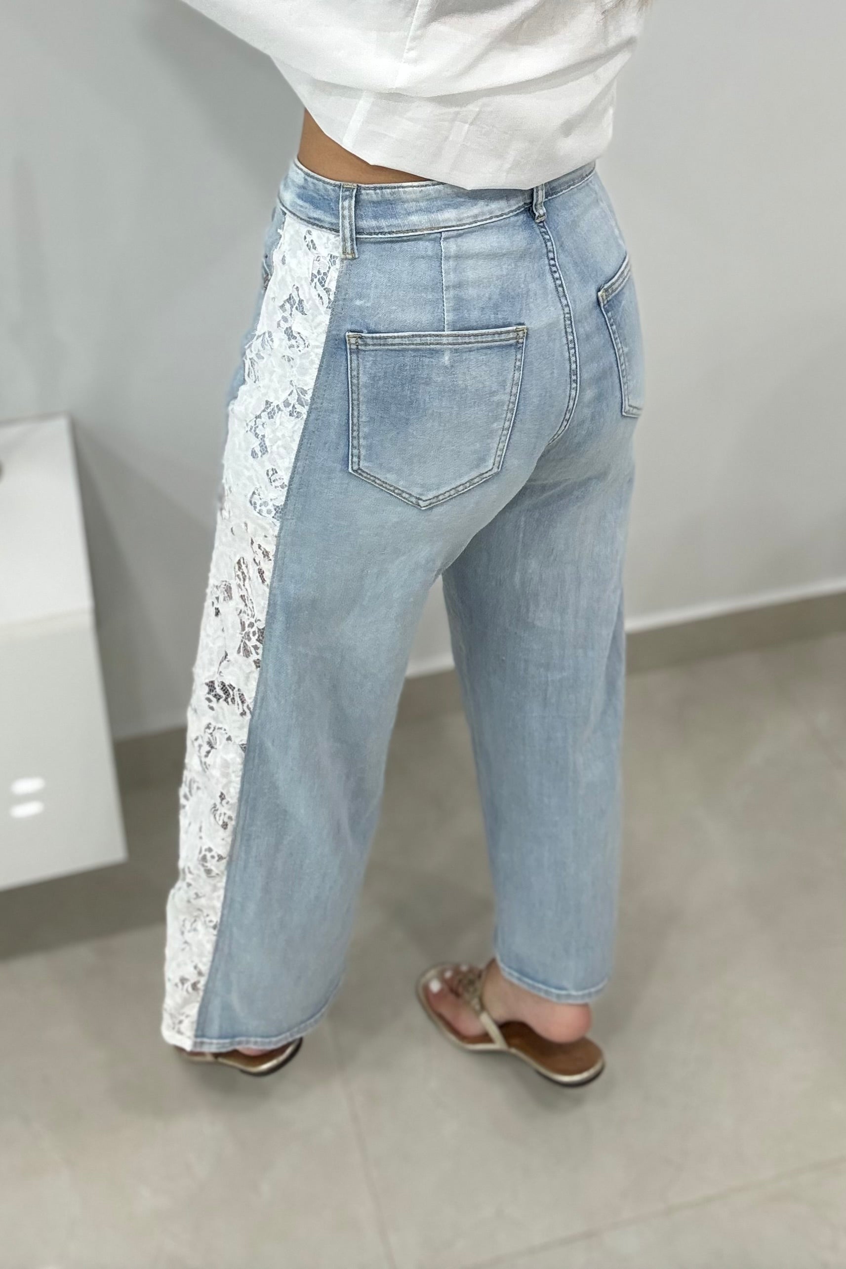 STRETCHY DENIM LACE DETAIL