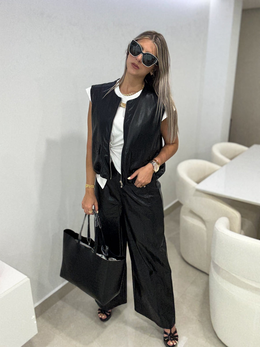 BLACK FAUX LEATHER PANTS