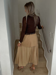 LATTE BELTED SKIRT