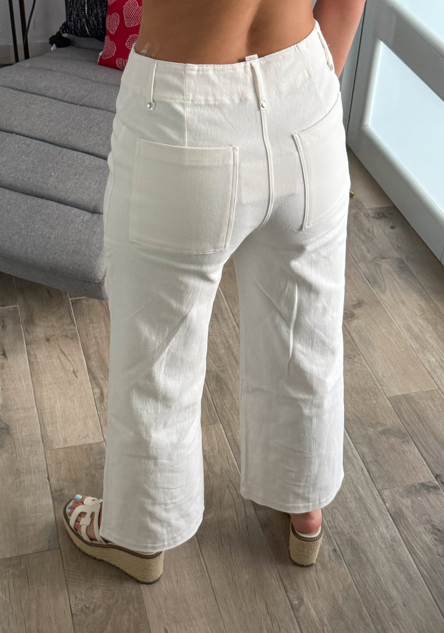 WHITE STRETCHY PANTS