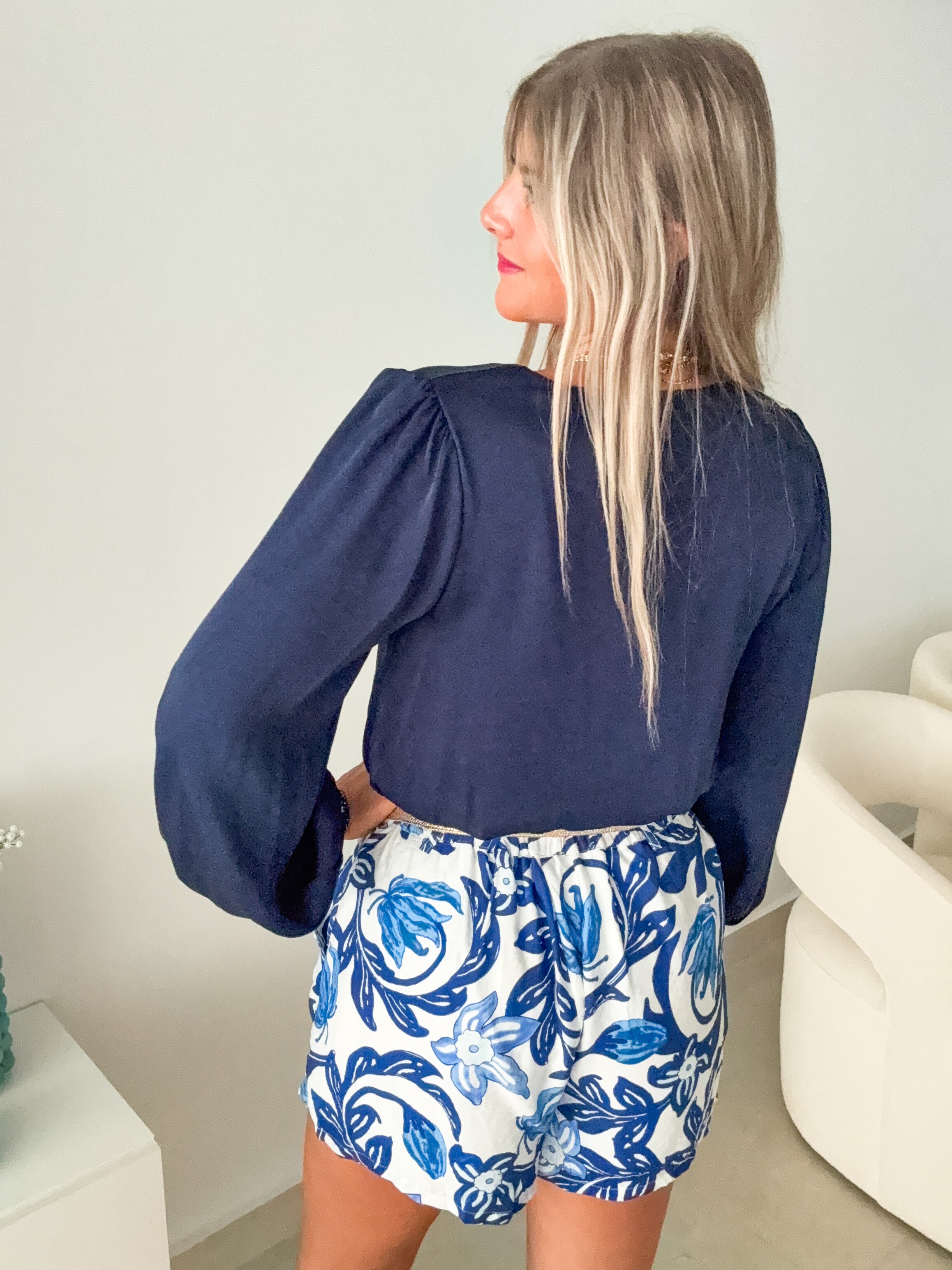 NAVY SILKY V-NECK BLOUSE
