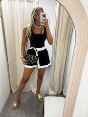 BLACK STRETCHY SKORT