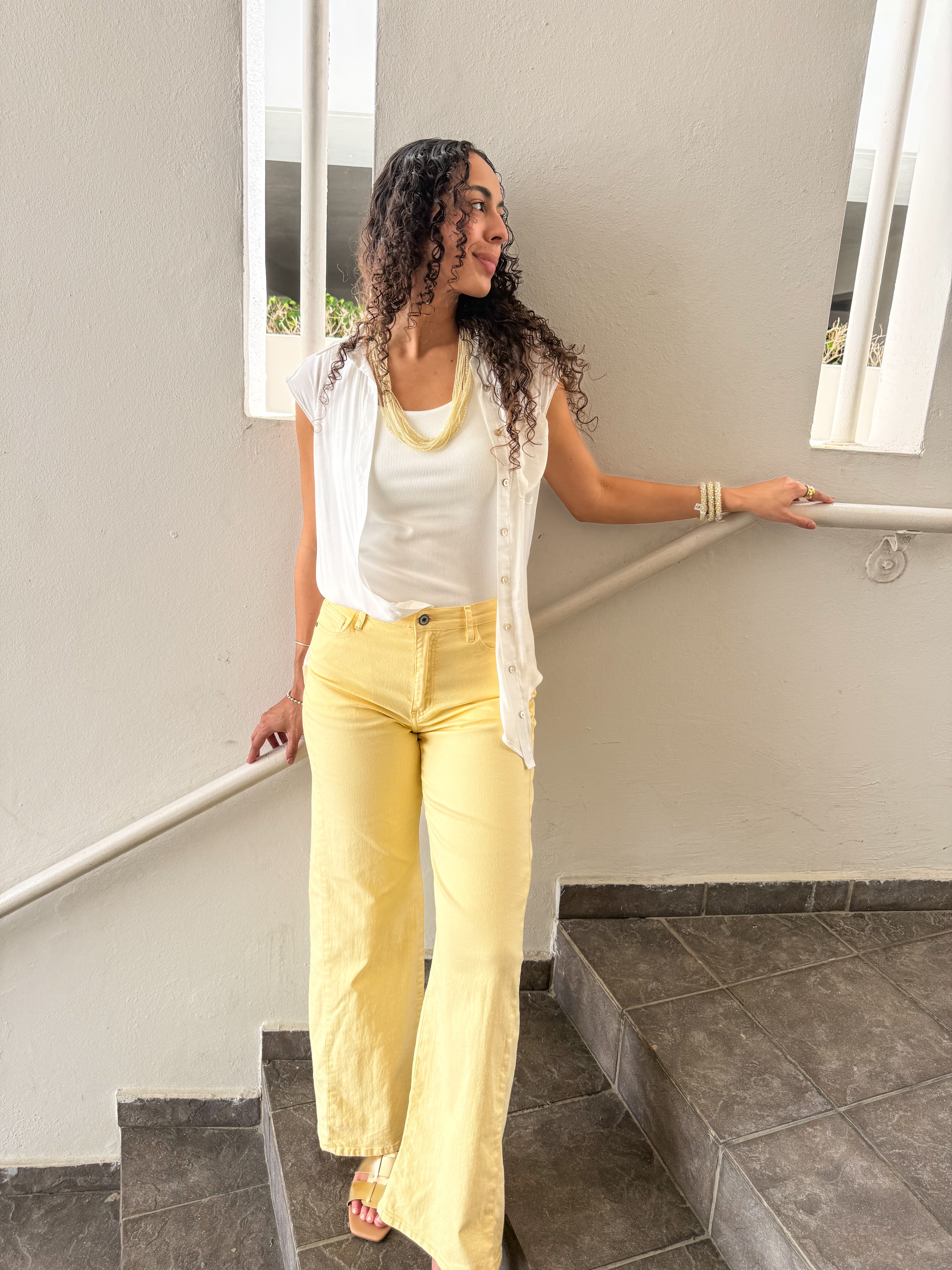 WHITE SILKY SLEEVELESS BLOUSE