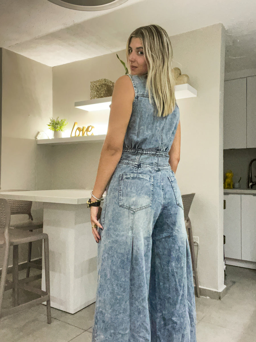 DENIM BLUE WIDE LEG SLEEVELESS JUMPSUIT