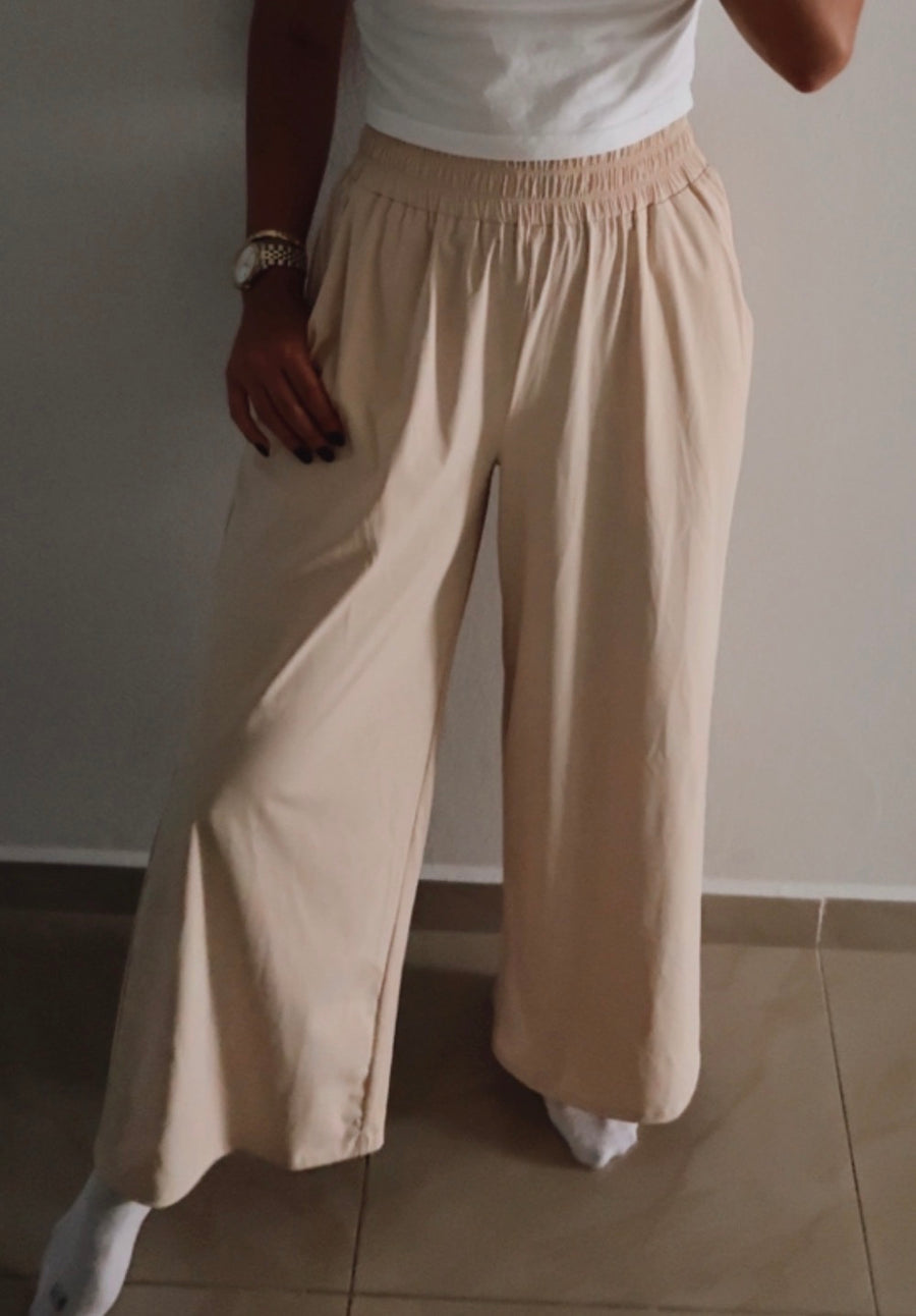 STRETCHY KHAKI PANTS