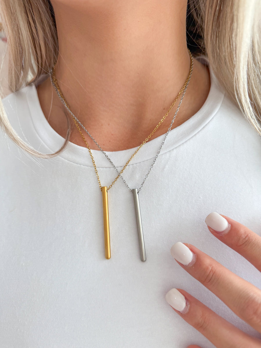 BAR NECKLACE