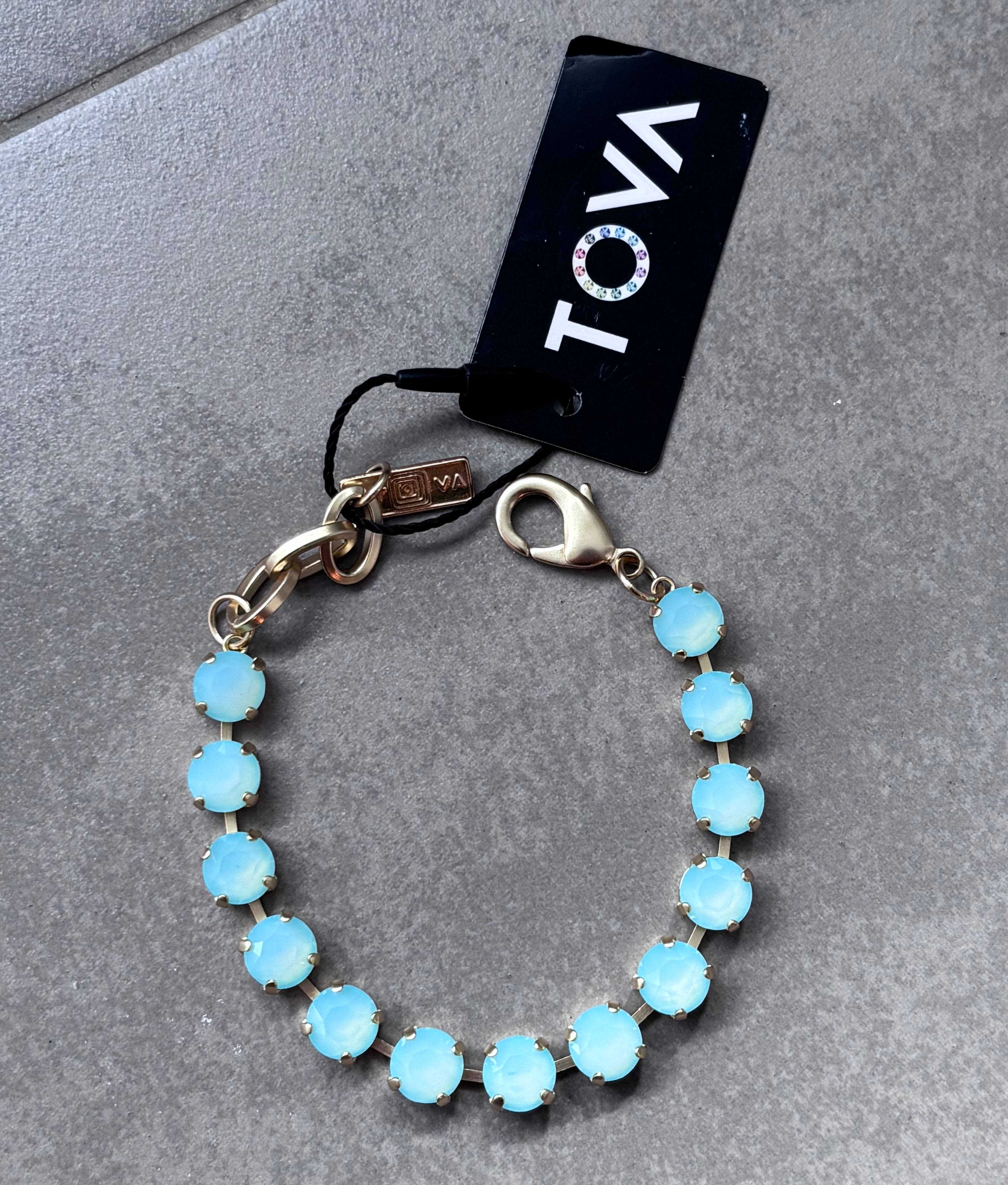IZZY BRACELET IN WHITE OPAL MINT