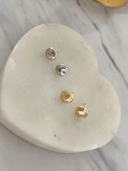 HAMMERED DOT EAR STUDS