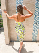 Cargar imagen en el visor de la galería, LIME PRINT CHECKERED SARONG
