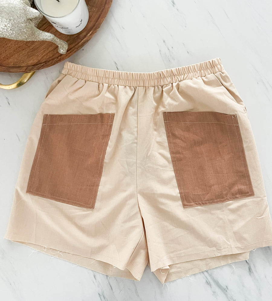 TWO TONE SAND SHORTS