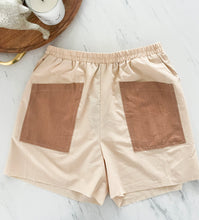 Load image into Gallery viewer, TWO TONE SAND SHORTS
