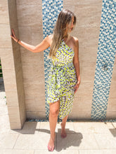 Cargar imagen en el visor de la galería, LIME PRINT CHECKERED SARONG

