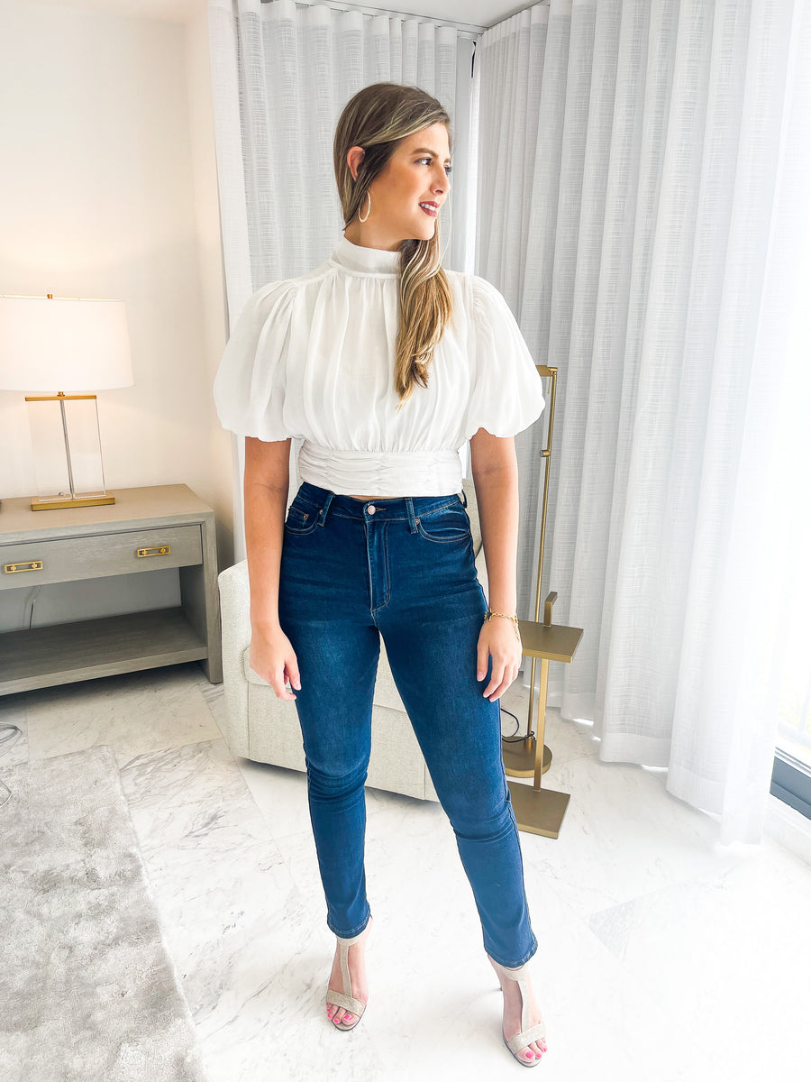 SOPHISTICATED CROP TOP