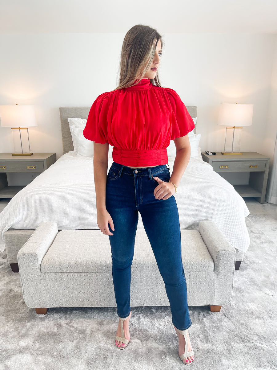 SOPHISTICATED CROP TOP