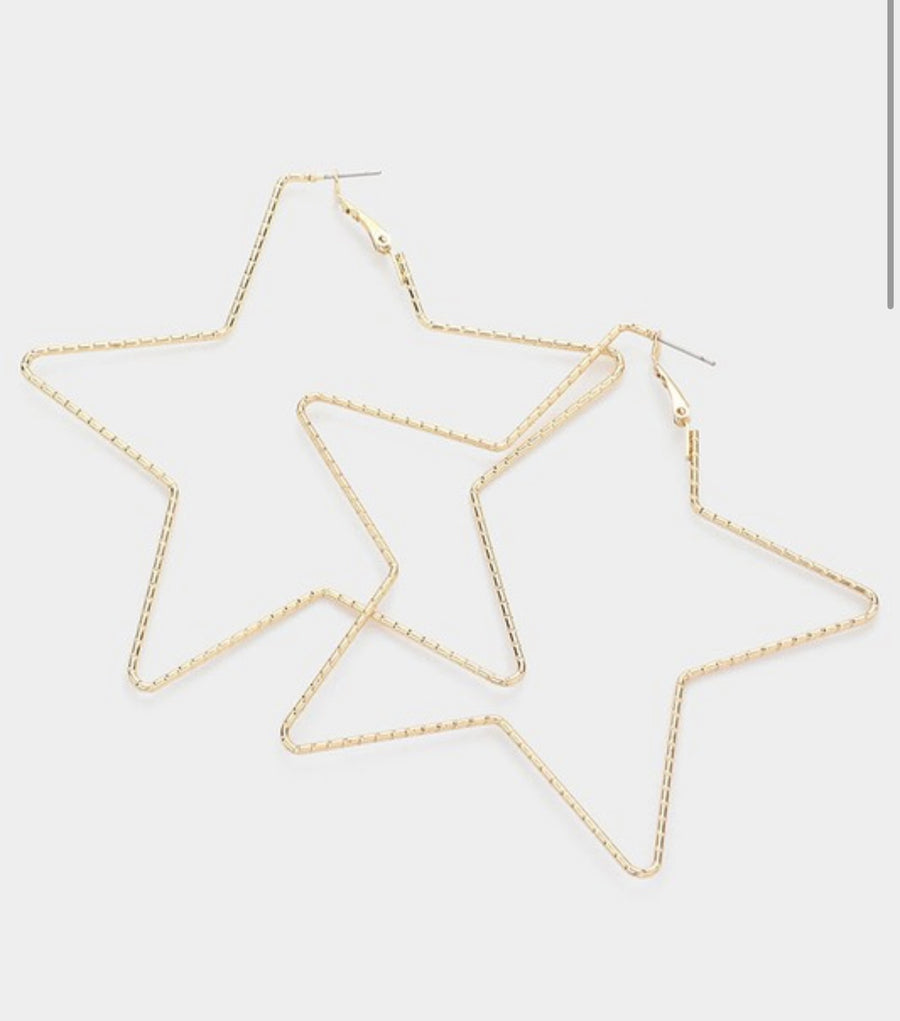 TEXTURED STAR HOOPS