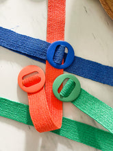 Cargar imagen en el visor de la galería, CIRCLE BUCKLE STRAW BELT
