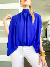 Cargar imagen en el visor de la galería, SOLID MOCK NECK CAFTAN BLOUSE
