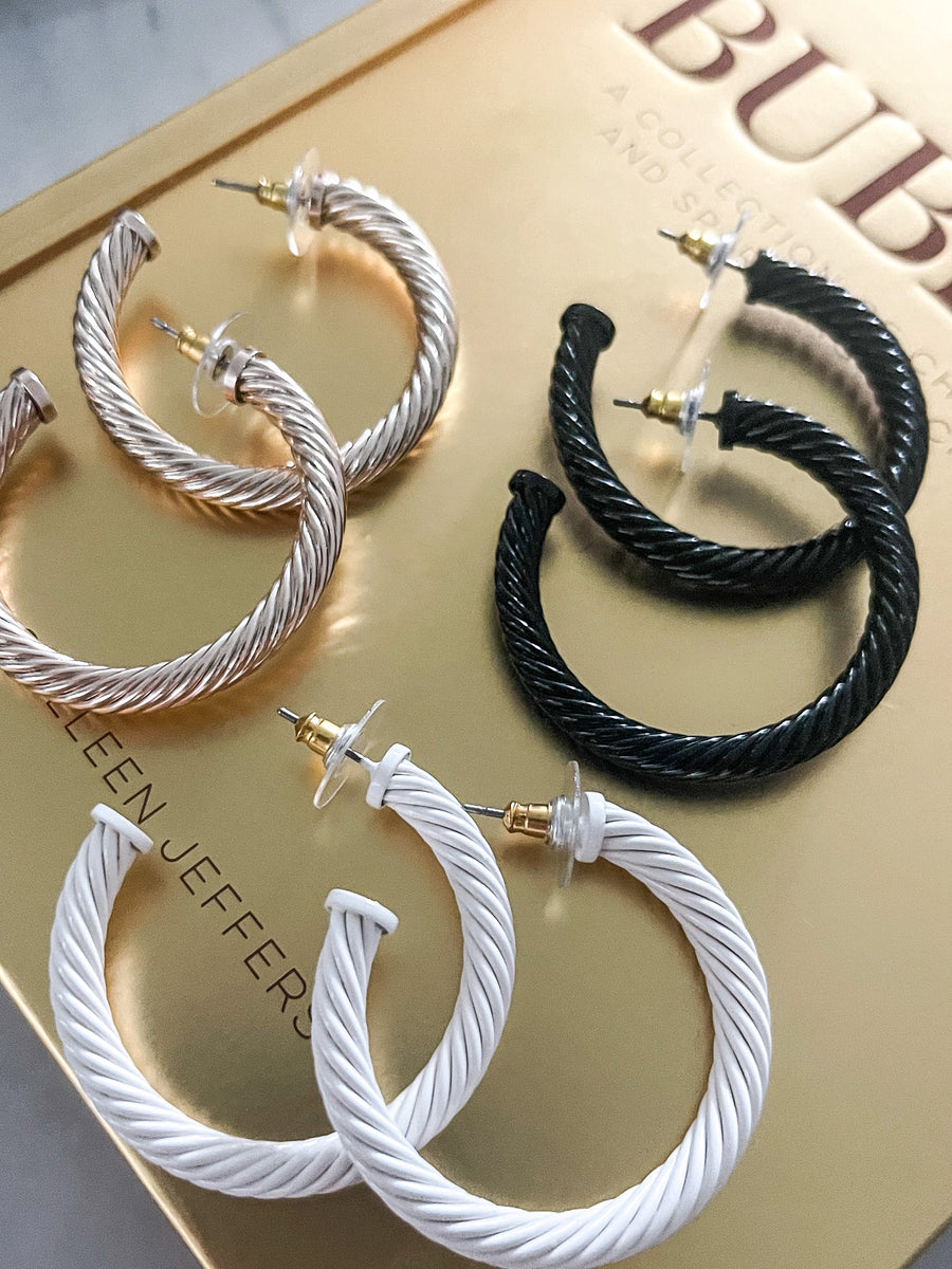 METAL TWISTED OPEN HOOPS