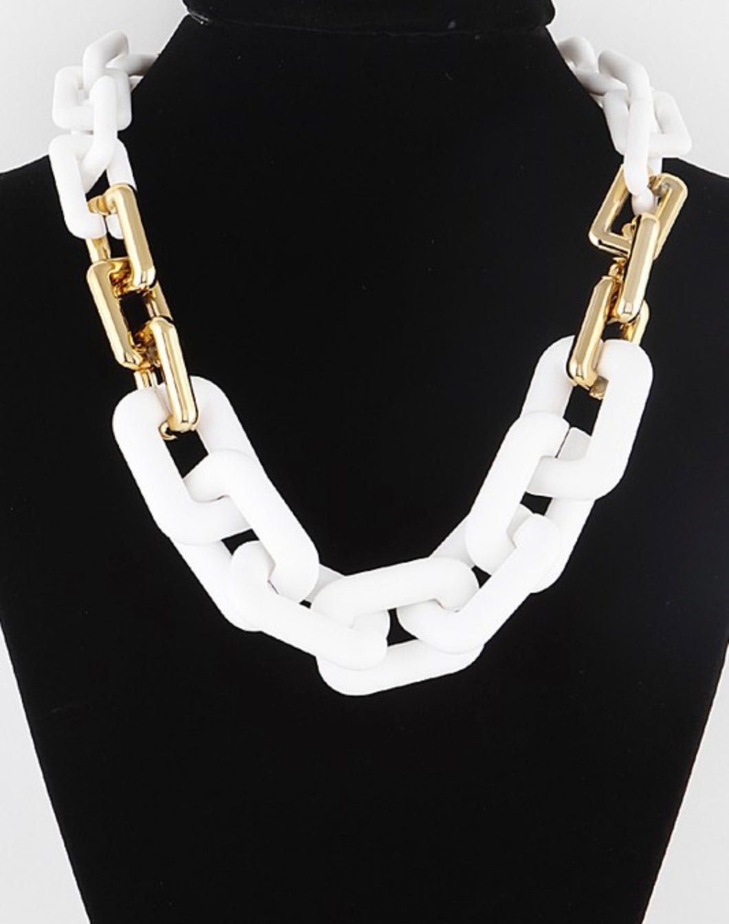 WHITE BULKY LINK CHAIN NECKLACE