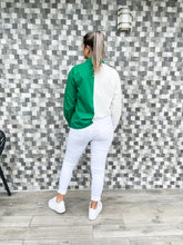 Load image into Gallery viewer, GREEN/WHITE BUTTONED TOP
