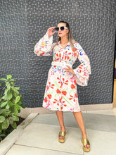 Load image into Gallery viewer, WHITE FLORAL PRINT DRESS
