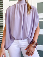 Cargar imagen en el visor de la galería, SOLID MOCK NECK CAFTAN BLOUSE
